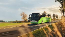 FlixBus jedzie z #moneypomaga. Rozdajemy zniżkowe kupony