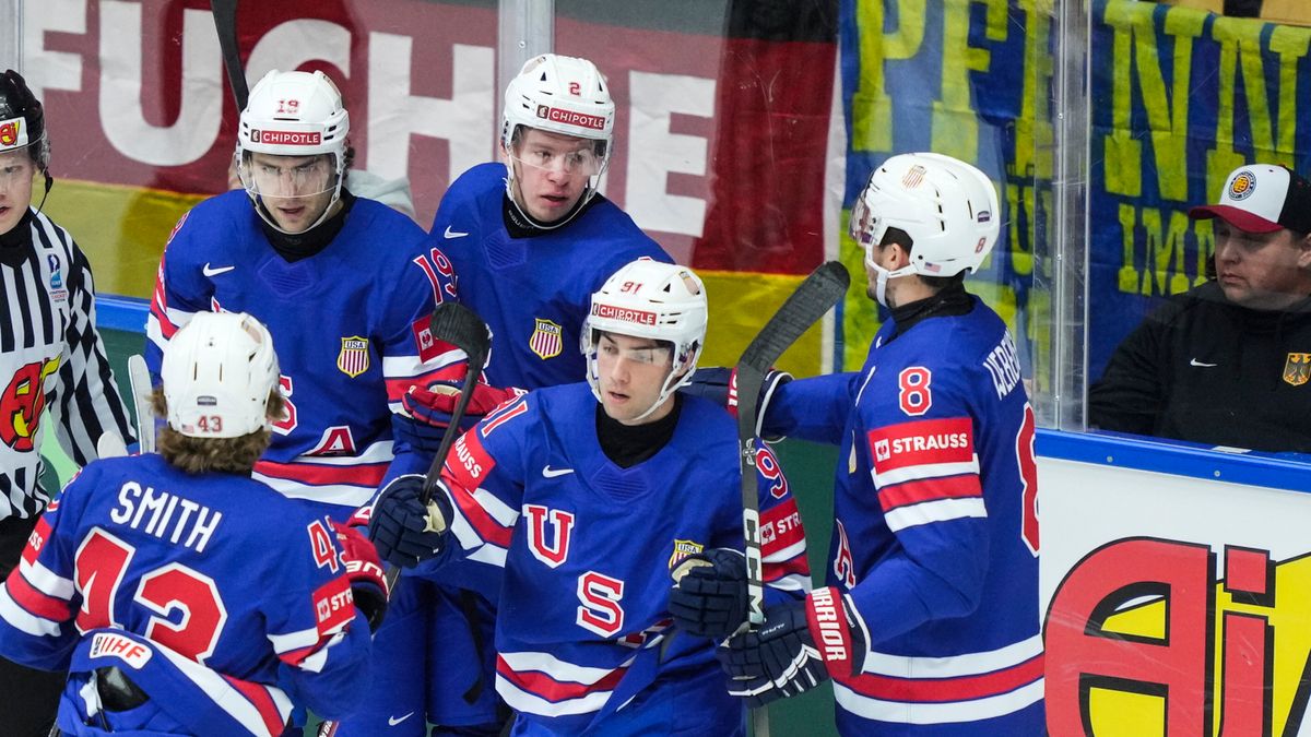 PAP/EPA / Claus Fisker / Na zdjęciu: hokeiści reprezentacji USA