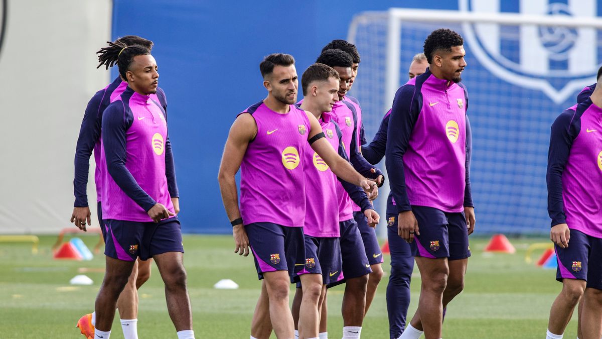 Getty Images / Xavier Bonilla/NurPhoto / Na zdjęciu: Piłkarze FC Barcelony.