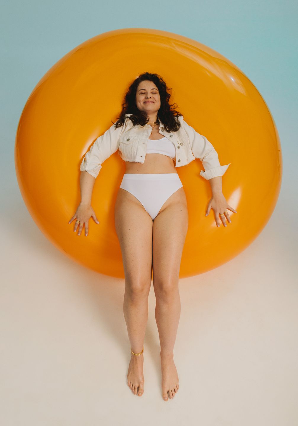 Martyna Kaczmarek w odważnej sesji zdjęciowej dla "Glamour"