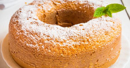 Babcia piekła ją niemal co tydzień. Wszystkie buzie były brudne od cukru pudru