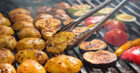 Na grillu sprawdzi się nie tylko mięso. Te warzywa z rusztu zrobią prawdziwą furorę