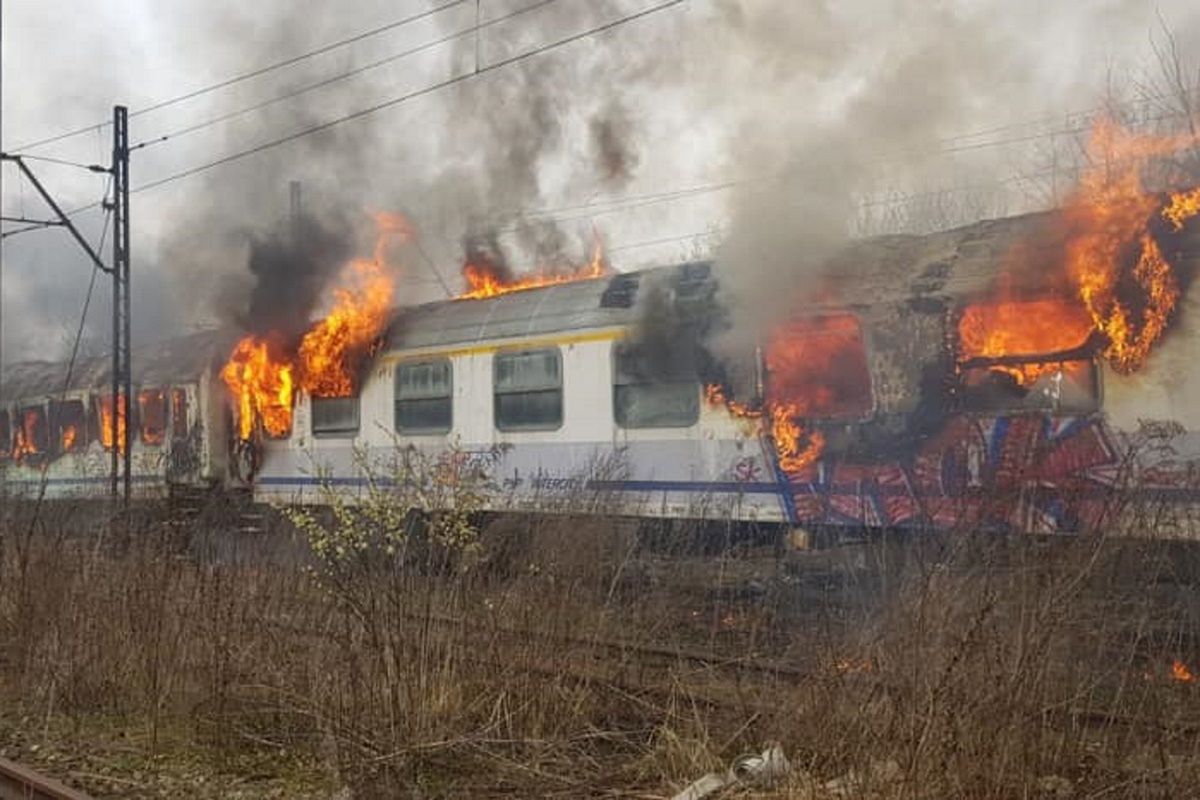 Wagony PKP w płomieniach. Możliwe podpalenie