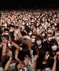 Barcelona: 5 tys. osób na koncercie rockowym. Szansa dla branży muzycznej?