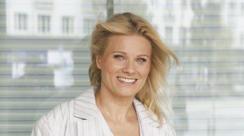 Przez wiele lat była sama. Tak wygląda jej nowy partner