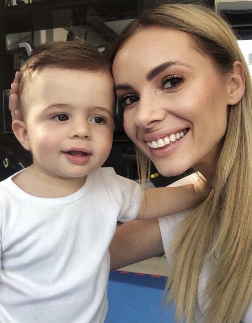 Izabela Janachowska ma wyrzuty sumienia, że nie wzięła dziecka na luksusowe wakacje