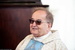 Ojciec Rydzyk o szczepieniach. Lekarz komentuje