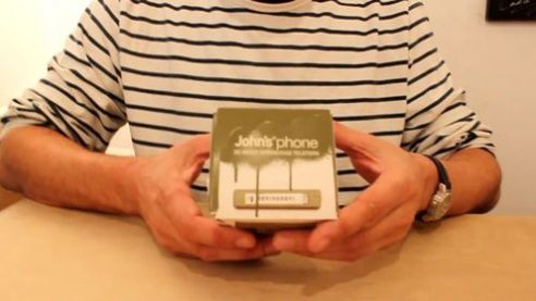 John's Phone - najmniej skomplikowany telefon komórkowy na świecie [wideo] 1
