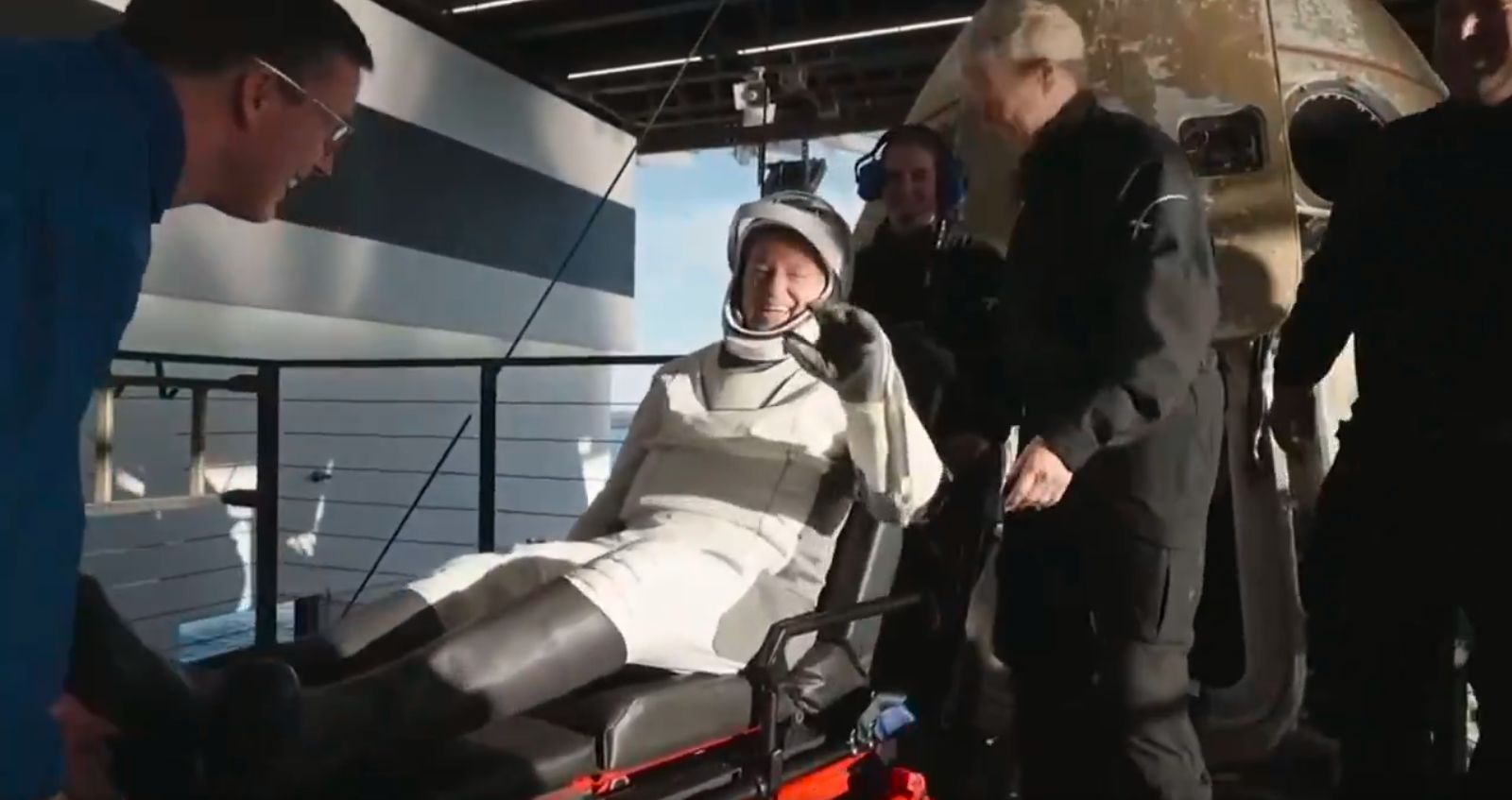 Astronauci wrócili na Ziemię