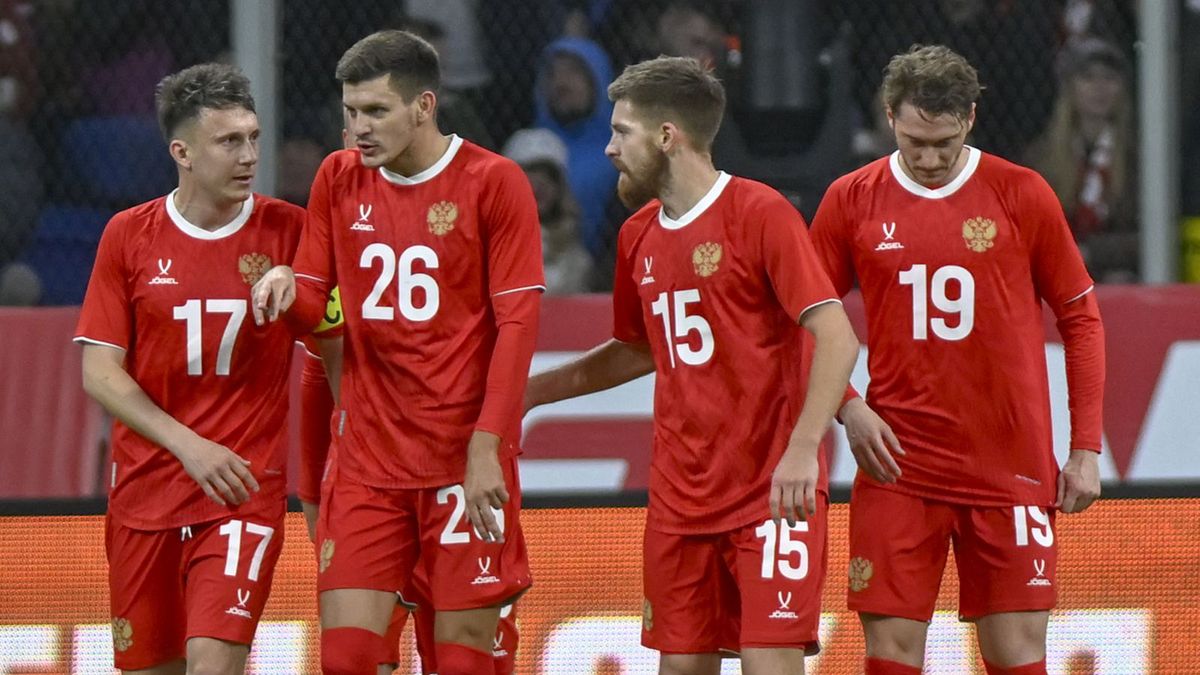 Zdjęcie okładkowe artykułu: Getty Images / Sefa Karacan/Anadolu / Na zdjęciu: reprezentanci Rosji podczas marcowego meczu z Serbią