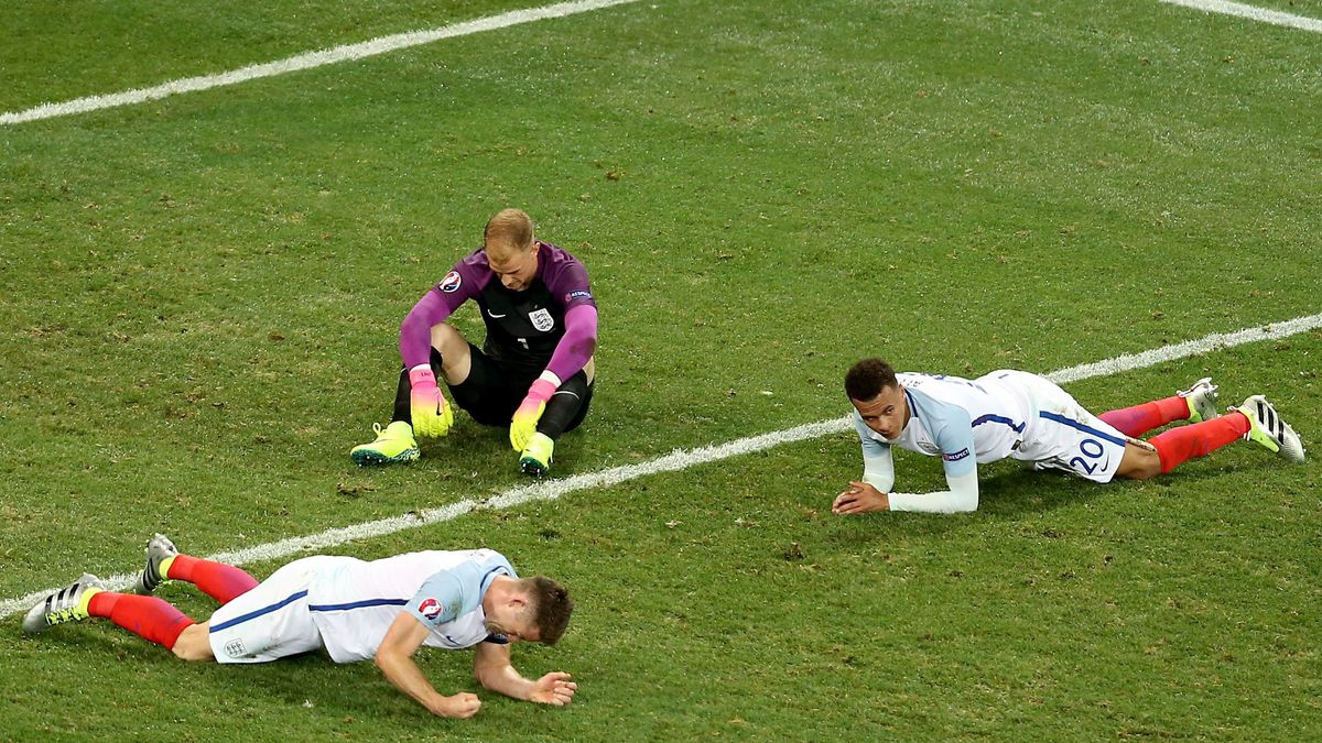 PAP/EPA / TOLGA BOZOGLU / Smutek Anglików po porażce z Islandią na Euro 2016