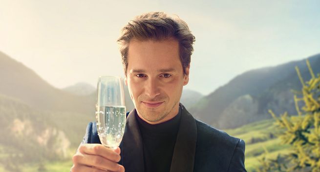 Krzysztof Zalewski reklamuje wodę Żywiec Zdrój Delikatnie Musujący