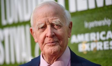 Pisarz był tak wściekły na brexit, że otrzymał irlandzkie obywatelstwo