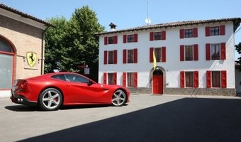Obrazy oraz film promocyjny Ferrari F12 Berlinetta