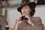 ''Rita Hayworth With A Hand Grenade'': Elizabeth Banks z granatem