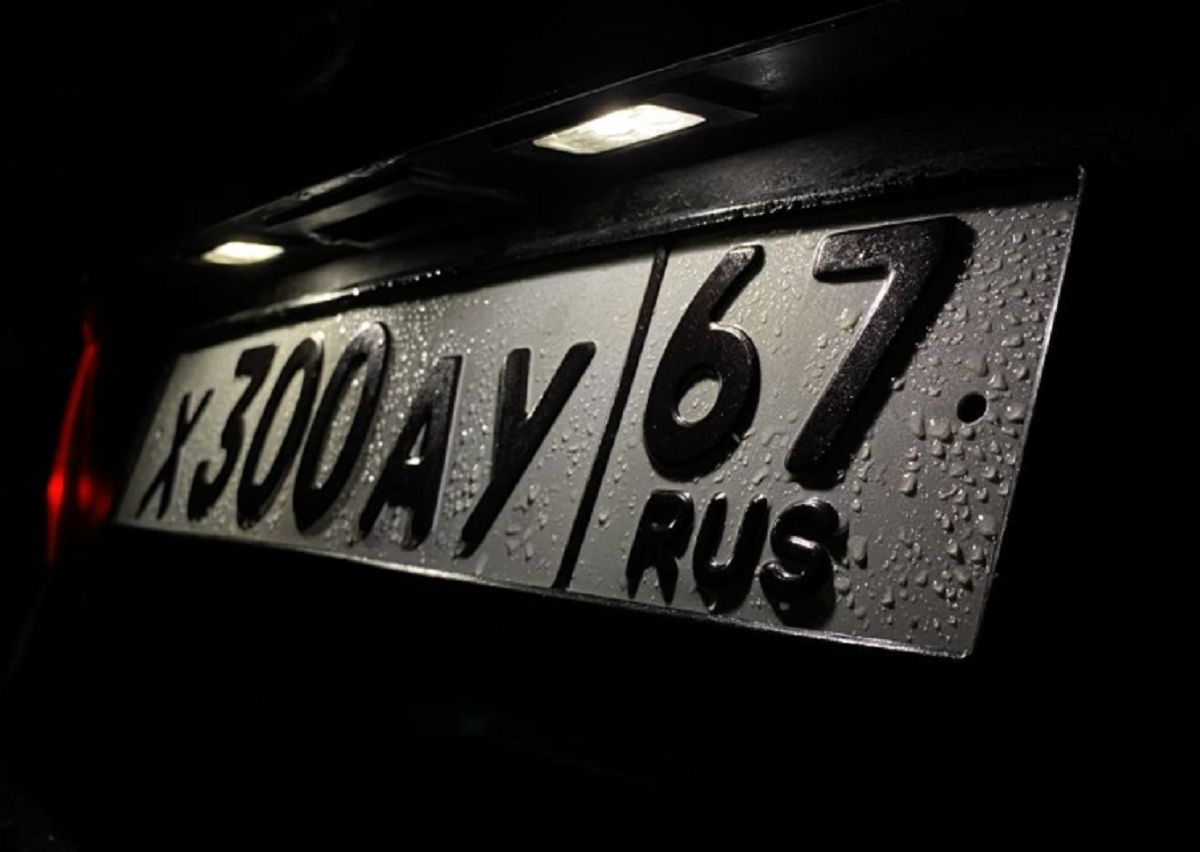 Samochody na rosyjskich tablicach muszą opuścić Litwę. Jest konkretna data