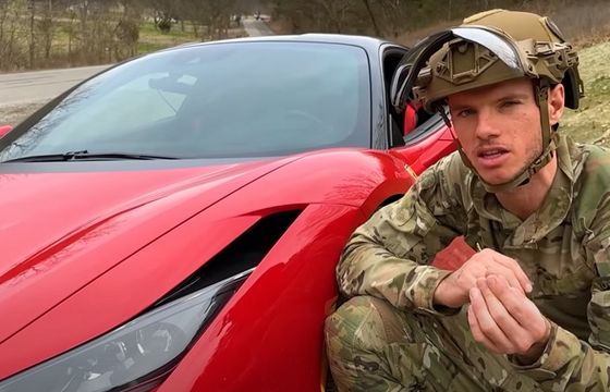 Youtuber kupił Ferrari tylko po to, żeby je zniszczyć. Chciał zakpić z pozwów firmy