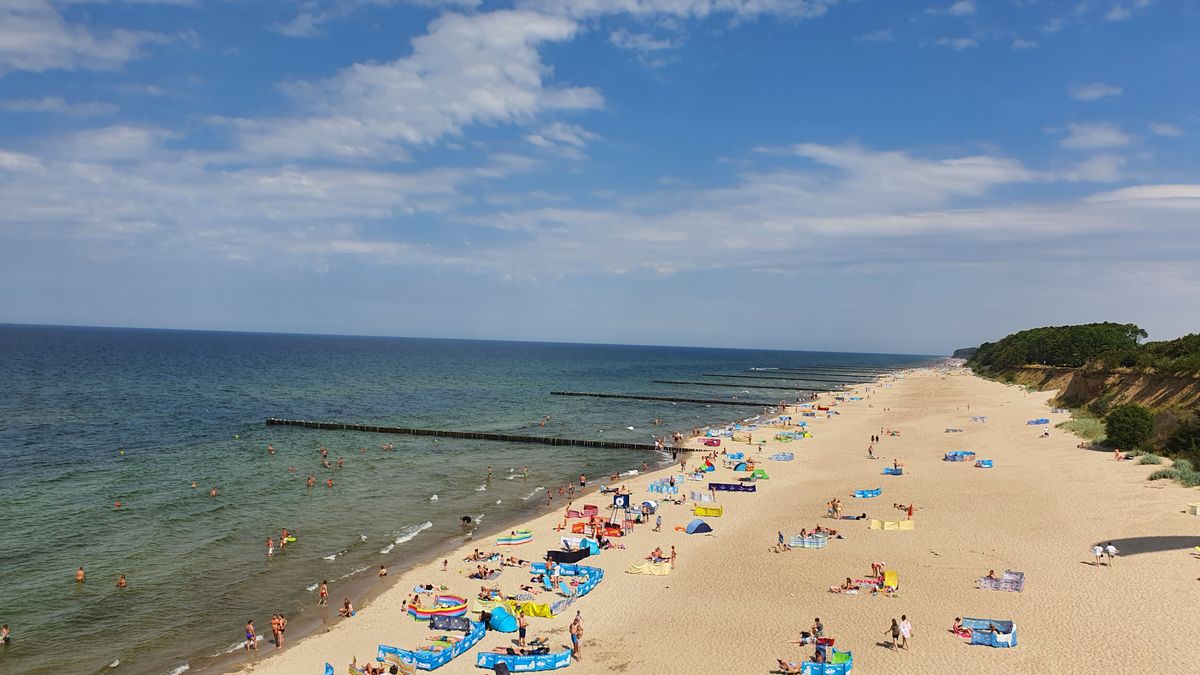 upał wakacje bałtyk parawany plaża wybrzeże