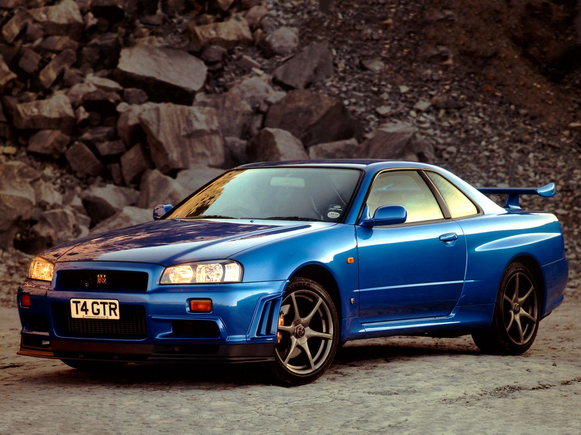 Ewolucja Godzilli: jak od początku zmieniał się Nissan Skyline GT-R 27