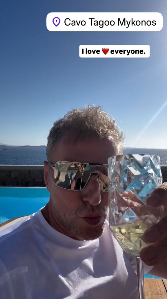 Krzysztof Gojdź przemówił z basenu na Mykonos