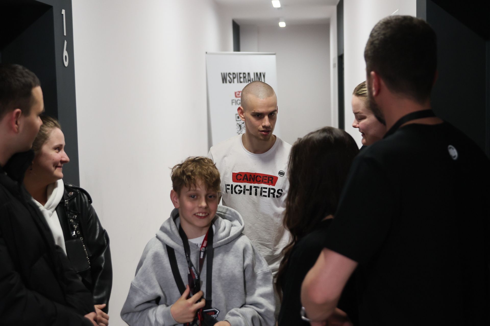 Poles jointly 'dissed' cancer. Over a quarter million zlotys on the charity fundraiser account of the rapper and YouTuber.