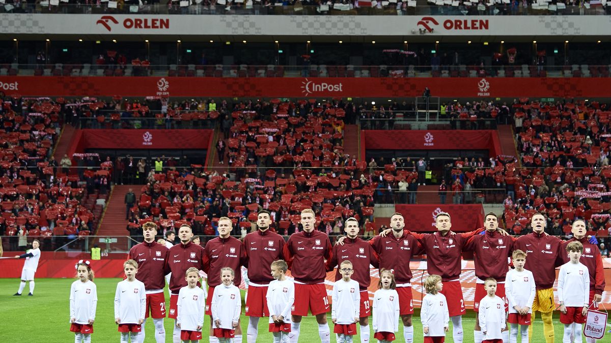 WARSAW, POLAND - NOVEMBER 18: Polish team while national anthem during the UEFA Nations League 2024/25 League A Group A1 match between Poland and Scotland at National Stadium on November 18, 2024 in Warsaw, Poland. (Photo by Adam Nurkiewicz/Getty Images)