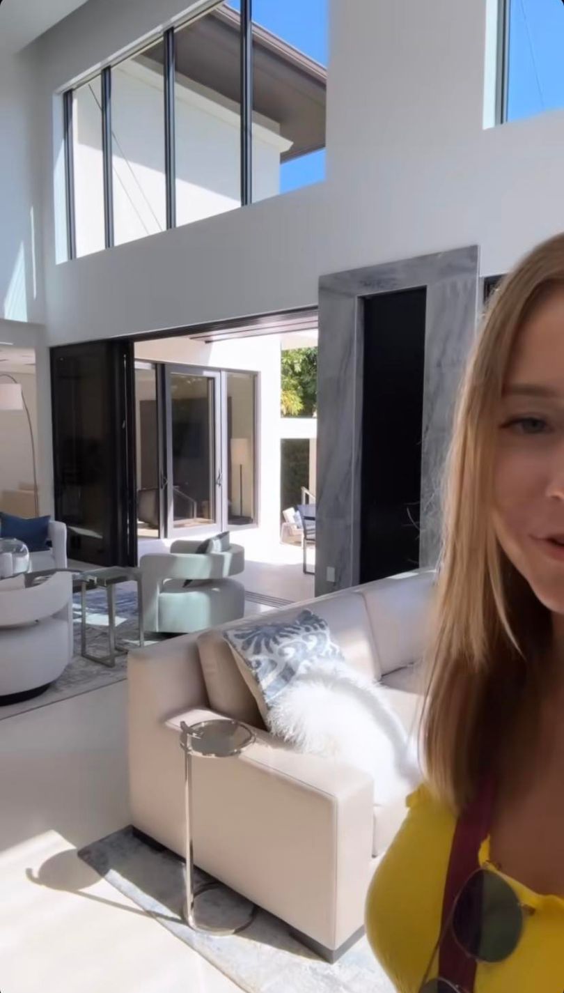 Agata Rubik relacjonuje oględziny domu w Miami