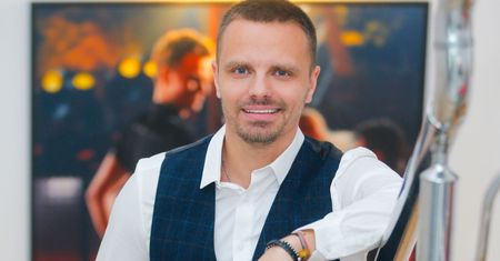 Nawet tak można podpaść. Hakiel stanął w obronie ukochanej