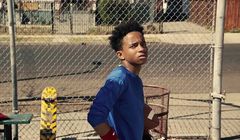 Nastolatek gra z gwiazdami sportu w reklamie Nike (wideo)