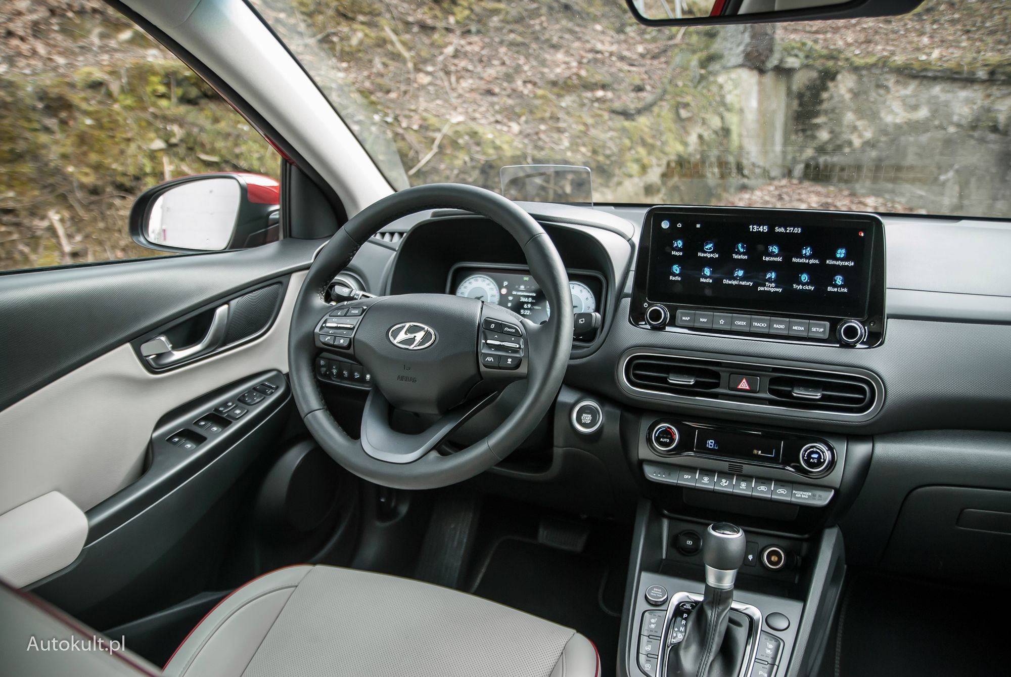 Hyundai Kona po liftingu zgarnął multimedia znane np. z nowego Tucsona.