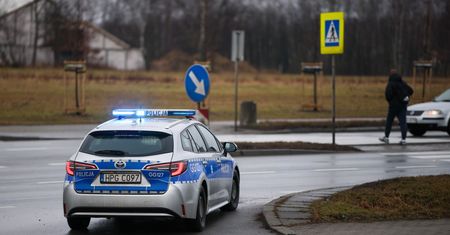 Zginęli od ciosów siekiery. Trwa obława za 17-latkiem