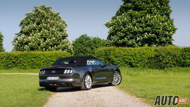 Ford Mustang 2,3 EcoBoost Convertible