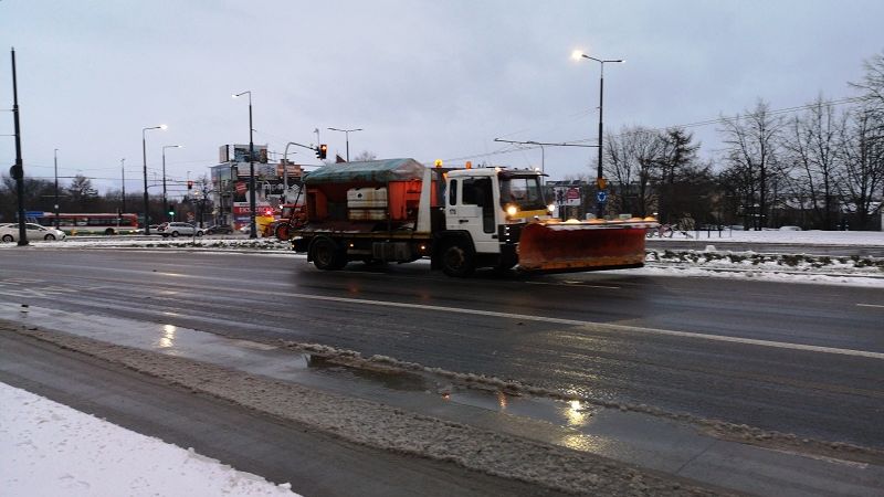 odśnieżanie ulic lublina pługopiaskarka