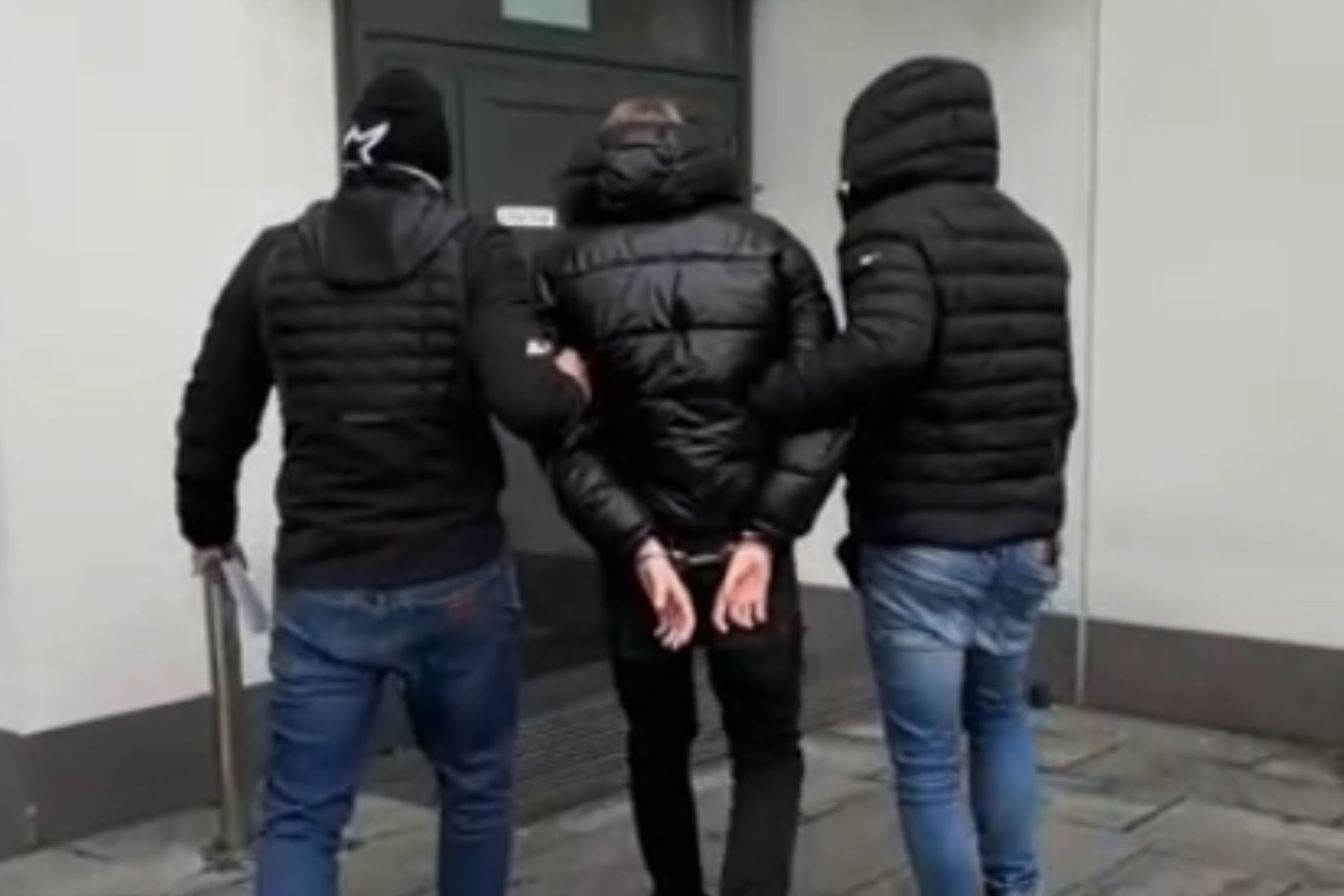 wiadomości,aktualności,WP Wiadomości 15-latek zatrzymany. Policja ostrzega rodziców