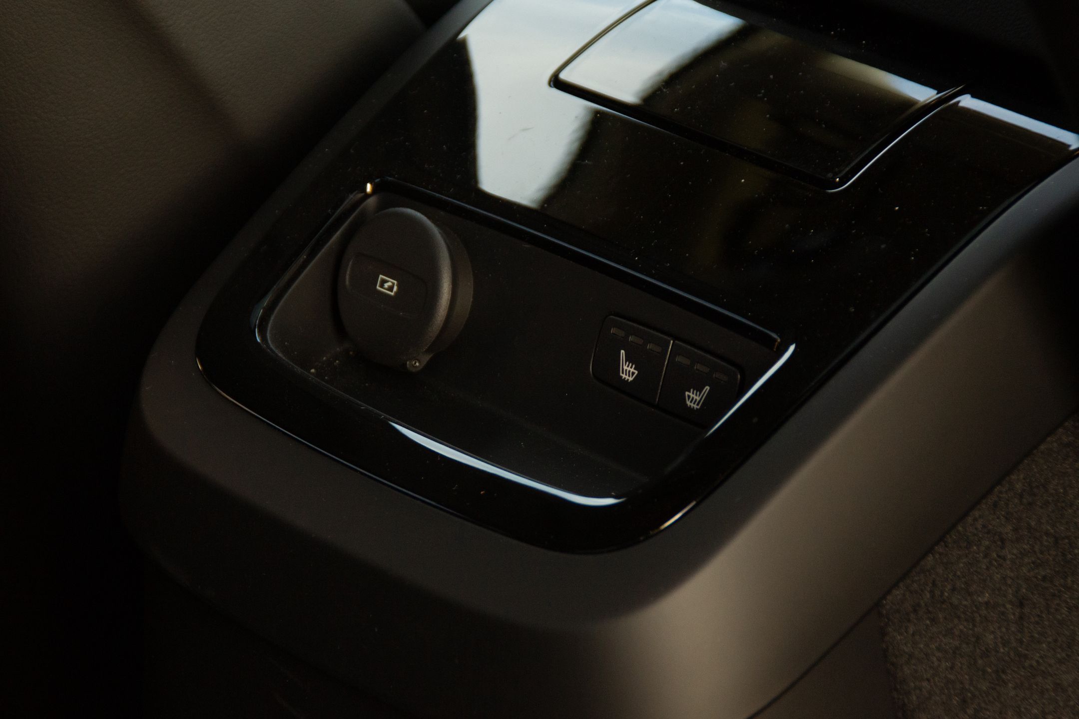 Volvo S90 T8