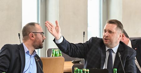 Awantura na komisji. Oglądaj na żywo