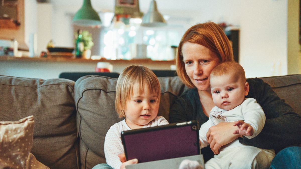 Urlop macierzyński. Sprawdź ile przysługuje.