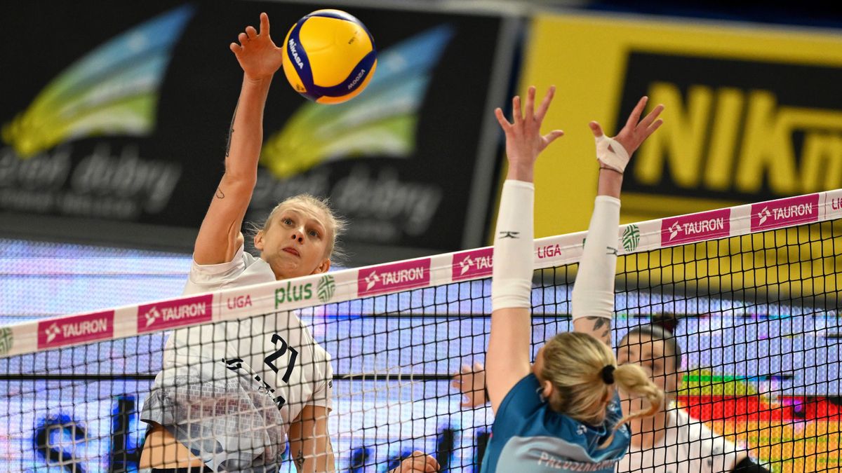 PAP / Darek Delmanowicz / Na zdjęciu: Sonia Kubacka (ITA TOOLS Stal Mielec) w ataku podczas meczu z Metalkas Pałacem Bydgoszcz