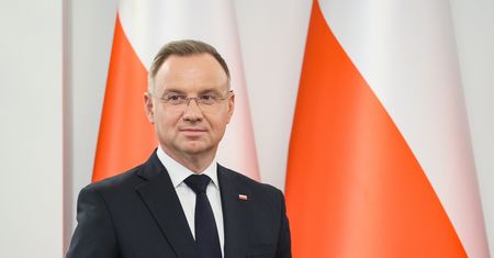 Czerwień z flagi RP zniknie? Petycja trafiła już na biurko prezydenta