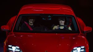 Świątek walczy o luksusowy samochód. Jeden już oddała ojcu