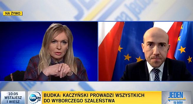 W TVN24 „Jeden na jeden”, „Tak jest” i „Kropka nad i” prowadzone przez dziennikarzy z domów
