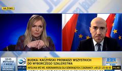 W TVN24 „Jeden na jeden”, „Tak jest” i „Kropka nad i” prowadzone przez dziennikarzy z domów