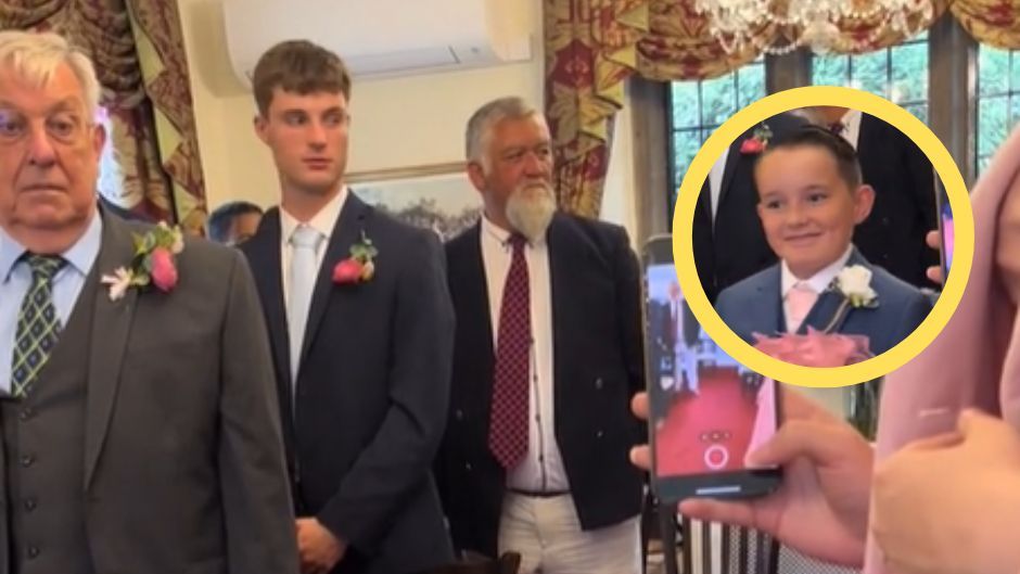 Goście w napięciu oczekiwali jej wejścia. Tego zupełnie się nie spodziewali