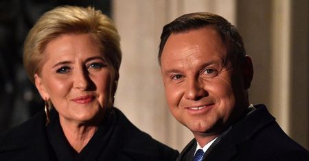 Polacy wskazali najlepszą. Pierwsza dama po 1990 roku. Ocenili też Agatę Dudę [SONDAŻ]