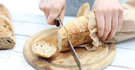 Jak dbać o deskę do krojenia? Zapamiętaj kilka zasad