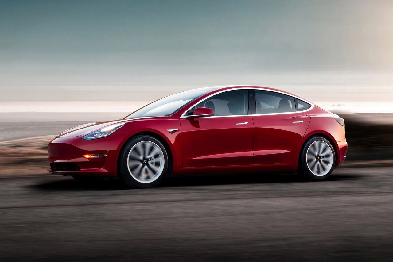 Tesla Model 3 z zasięgiem 150 km. Sam producent nie chce, żeby ktokolwiek ją kupił