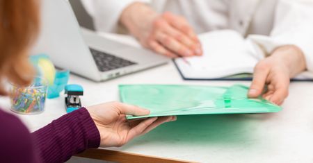 Rośnie liczba L4 od psychiatrów. "W pandemii wszystkim się trochę pogorszyło"