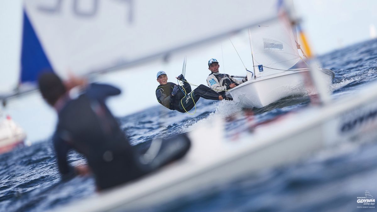 Materiały prasowe / Robert Hajduk / Volvo Gdynia Sailing Days 2017 / Na zdjęciu: Jakub Gołębiowski i Filip Szmit na jachcie klasy 420