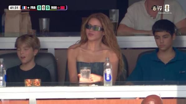 Shakira z synami na meczu Francja - Maroko