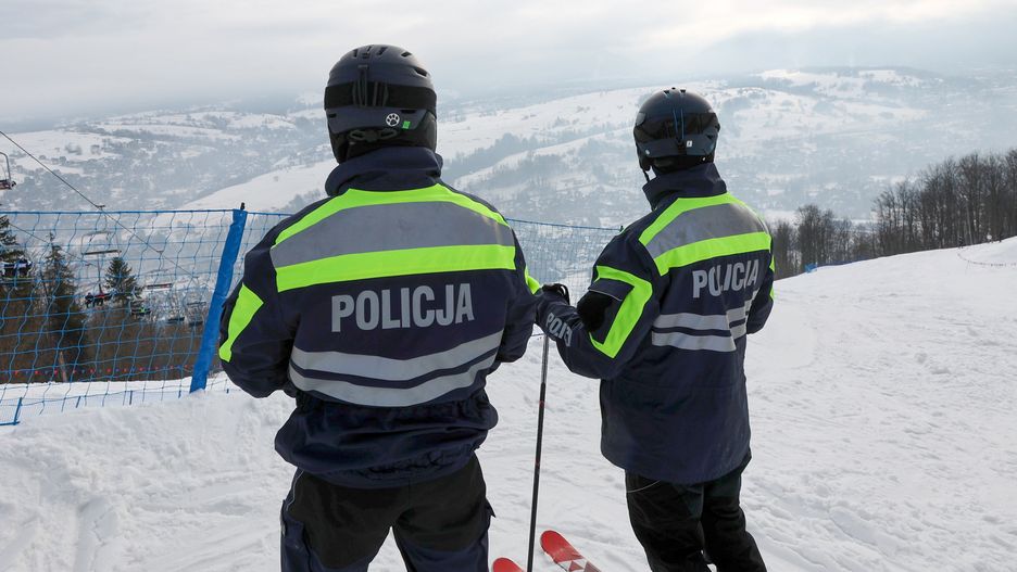 patrol policyjny
Zakopane, 22.01.2025. Patrol policyjny na stoku Harenda w Zakopanem, 22 bm. Policjanci dbaj� o bezpiecze�stwo narciarzy podczas ferii. (aldg) PAP/Grzegorz Momot
Grzegorz Momot
bezpiecze�stwo, ferie, narciarskie, narty, patrol, policja, policji, stoki, zimowe, narciarski, na nartach, stok narciarski